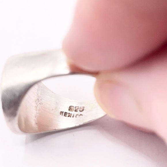 Size 8 Taxco Crushed turquoise 925 Sterling Silver Ring - Picture 6 of 10